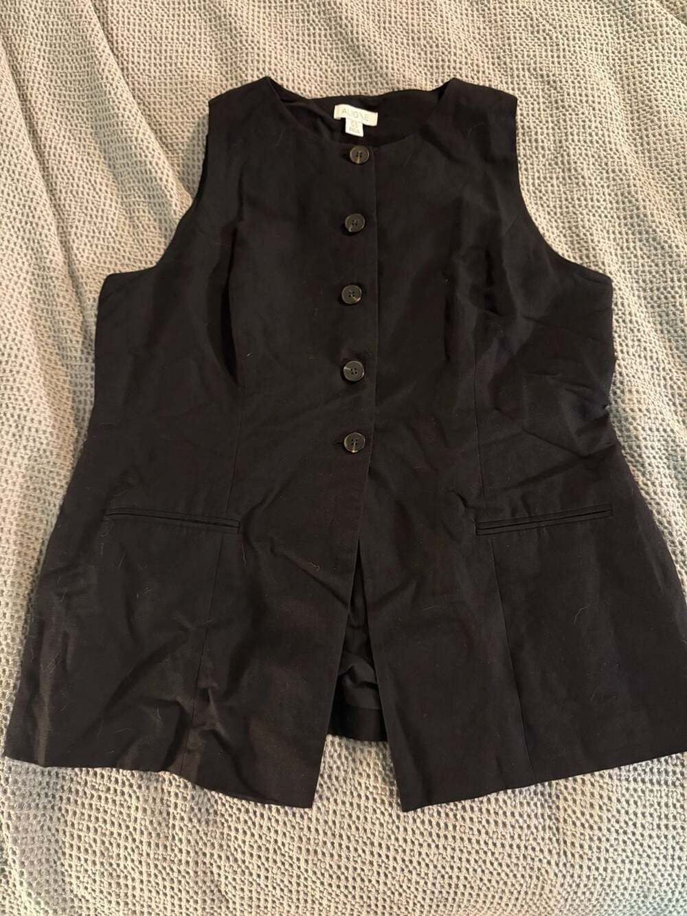 Aligne Leo Collarless Vest Size 12 Black Button Down Sleeveless